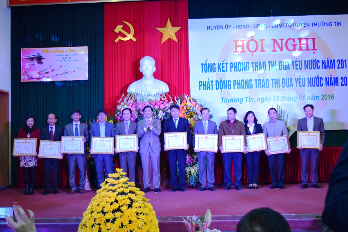Ha Noi - Huyen thuong tin tong ket phong trao thi dua yeu nuoc 2015 - 3